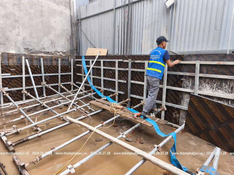Hoàn thành đổ bê tông vách hầm đêm 23/12/2025